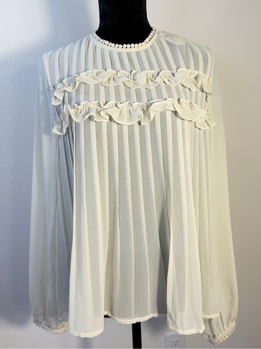 Ivory Ruffled Pleated Long-Sleeve Blouse by Endless Rose Lightweight Size M